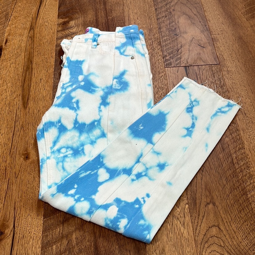 Edikted Woman’s Blue and White Tie Dye Jeans Size S